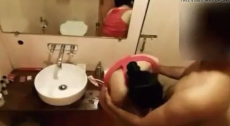 bathroom-sex