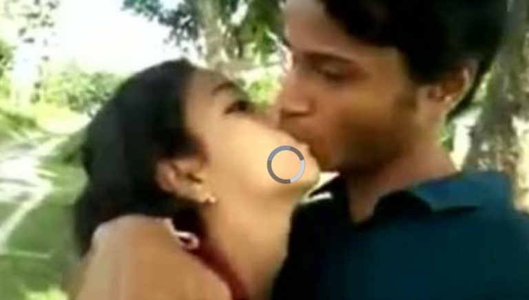 outdoor-romance