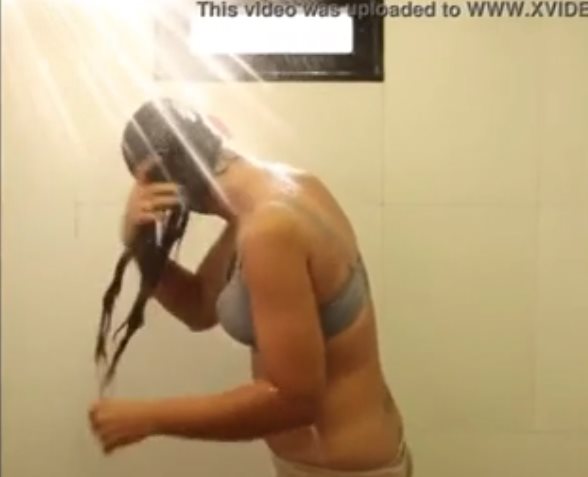 shower-girl