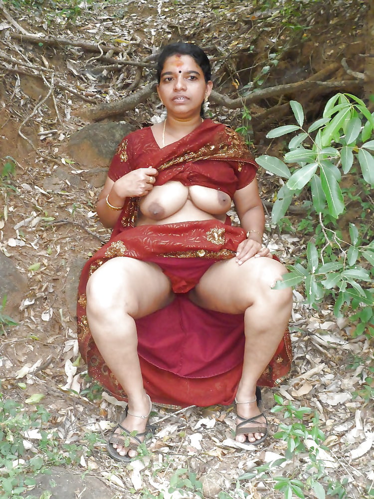 Kattil Kalpana Aunty Neerodai Sexy Tamil Bath Photos.