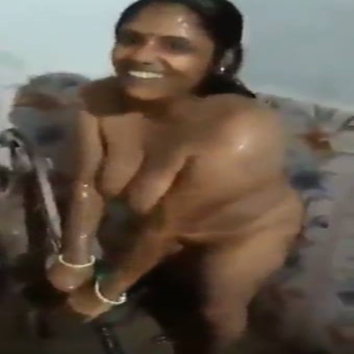 Tamil pengal bathroom video