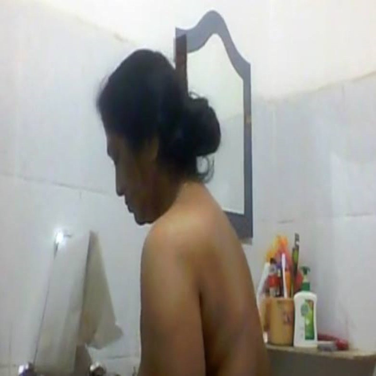 Tamil pengal bathroom video