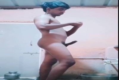 நிர்வாணமாக தம்பி குளிக்கும் ஆபாச வீடியோ