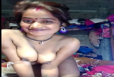 வெட்கத்துடன் அத்தை பெண்ணின் சுய இன்பம்