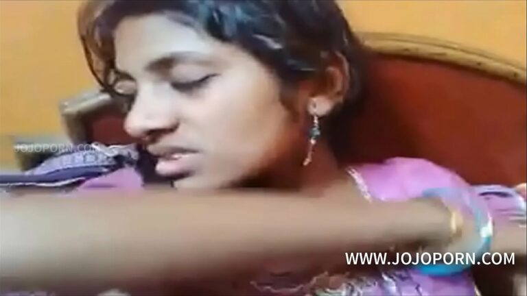 19+ வயது டீன் தங்கை விஜி வீட்டு ஆபாசப்படம்