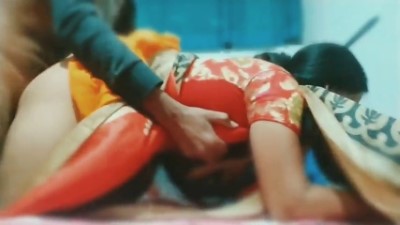 42வயது அம்மா சேலை தூக்கிட்டு மகன் ஓக்கிறான்