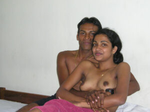ஜோடி ரூம் செக்ஸ்