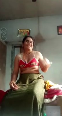 வெட்டவெளியில் கணவன் மனைவி காமப்படம்