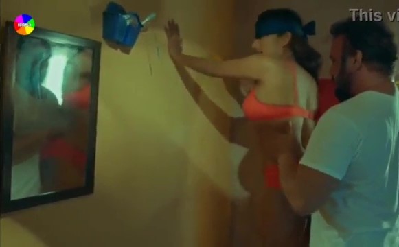 மருமகள் கண்களை கட்டிவிட்டு மாமனார் ஓக்கும் ஆபாசப்படம்