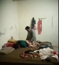 பக்கத்துக்கு வீட்டு அங்கிள்வீட்டினில் செக்ஸ்