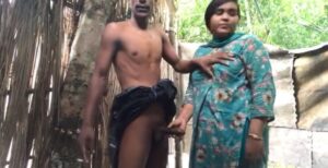 ஆன்டி முலை பிசையும் பையன்
