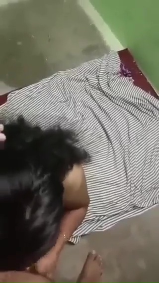 மண்டி போட்ட ஆண்டிக்கு குண்டி வீங்கியது