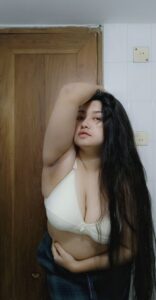 வைட் ப்ரா ஹாட் பெண் படம்