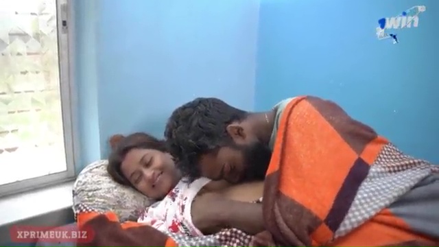 வேலைக்கார பையனை காதலித்து படுக்கையில் காமலீலை