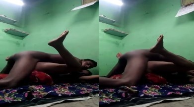 கம்பெனி ஒர்க்கர் பெண்ணை கால்தூக்கி ஒத்த படம்