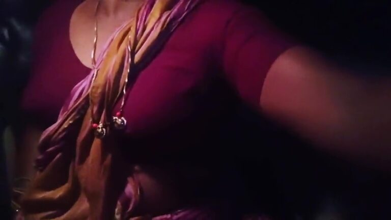 தூங்கும் அத்தையை இரவில் எழுப்பி காரில் ஓத்தேன்