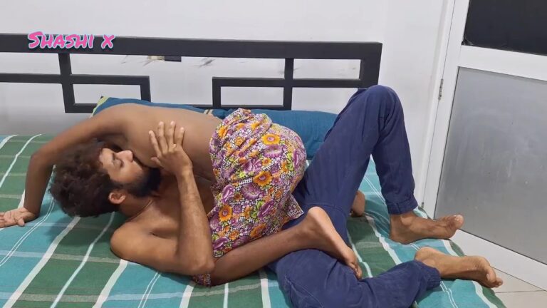 கல்லுரி சுற்றுலாவில் ரூமில் செக்ஸ் பண்ணும் காதலர்கள் HD