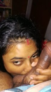 தமிழ் மனைவி சுன்னி சப்புகிறாள்