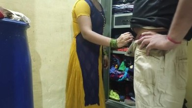 சித்தப்பா விருந்தாளி பெண்ணை சுவரில் சாய்த்து ஓத்தால்
