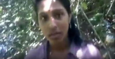 பார்கினில் முலை வெளிபடுத்தும் ஆபாச படம்