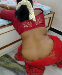 ரெட் ஸரீ ஹாட் செக்ஸி போட்டோ